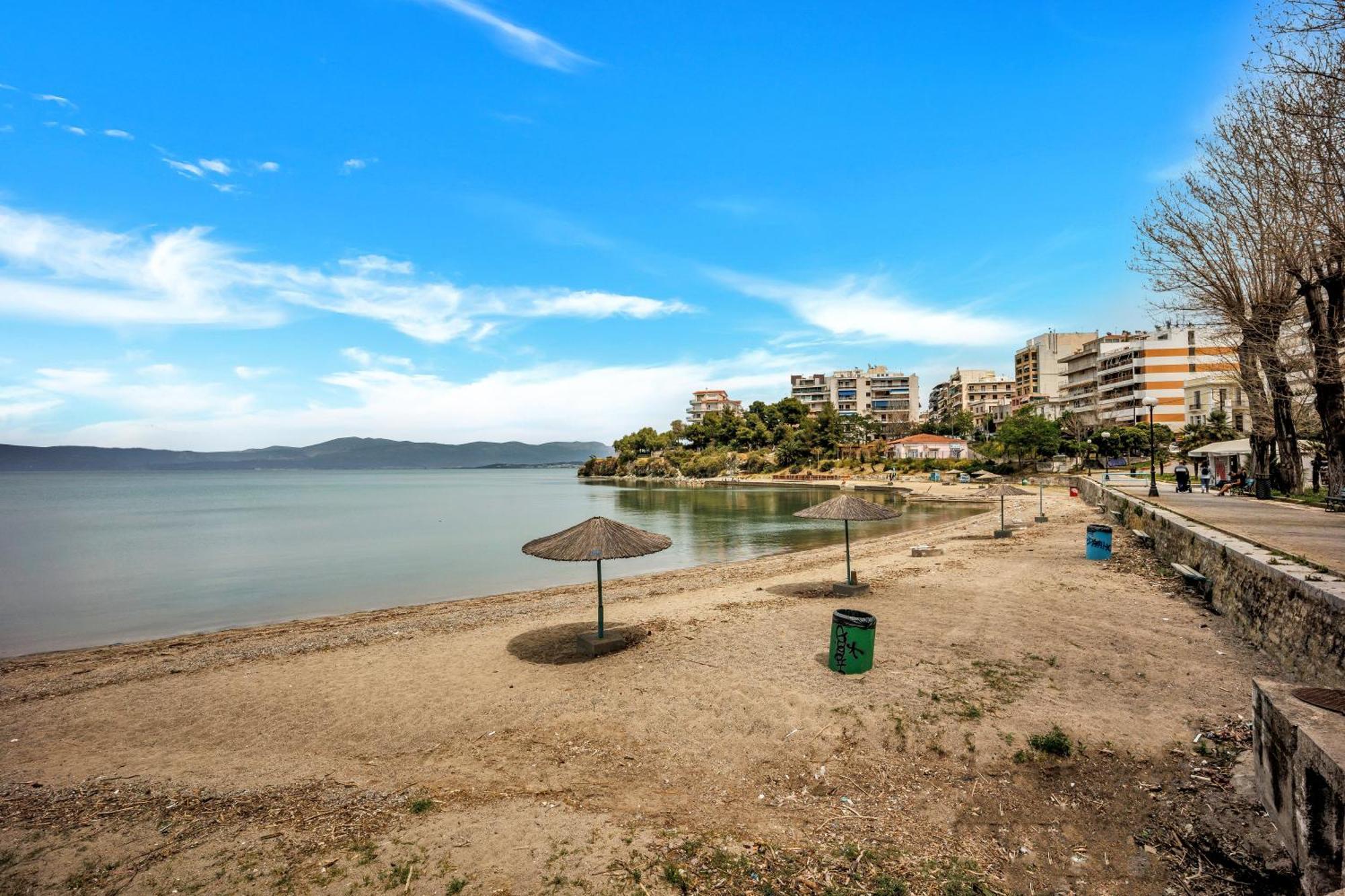 Fabulous Central Apartment Close To The Sea! Chalkida Luaran gambar