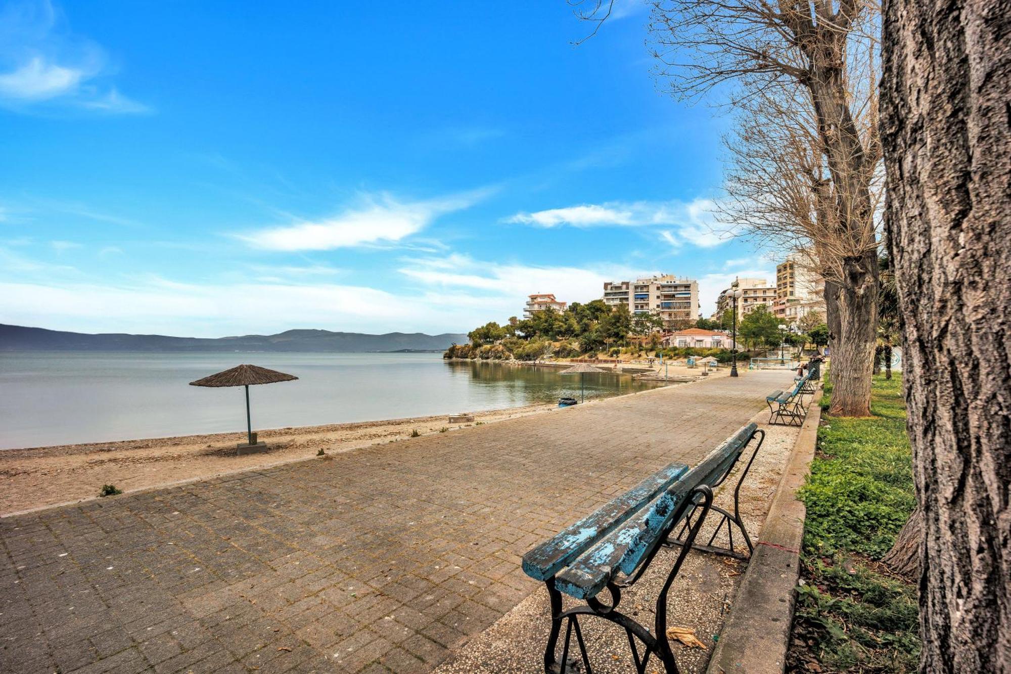 Fabulous Central Apartment Close To The Sea! Chalkida Luaran gambar
